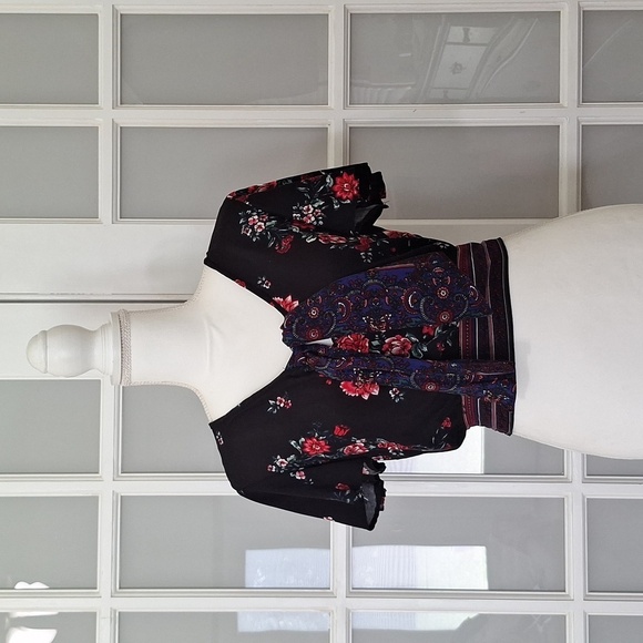 Band of Gypsies Cambridge Black Smocked Blouse Crop Top - Picture 2 of 16